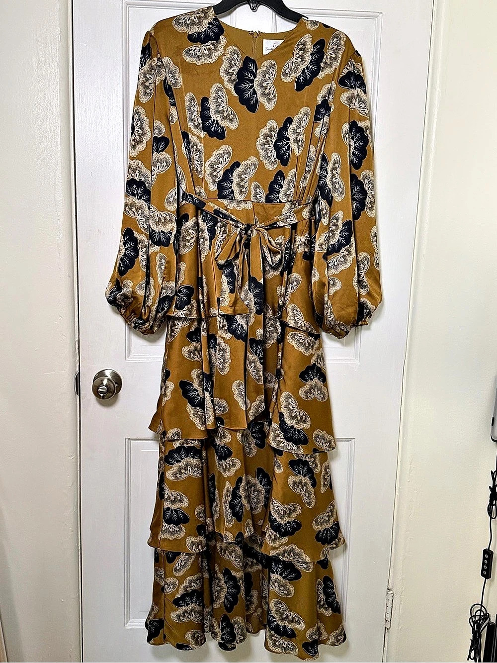 Dainty Jewells Floral Maxi Dress in Brown & Black XL Like New